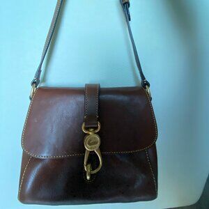 Rare Dooney & Bourke foldover logo lock leather shoulder bag adjustable strap